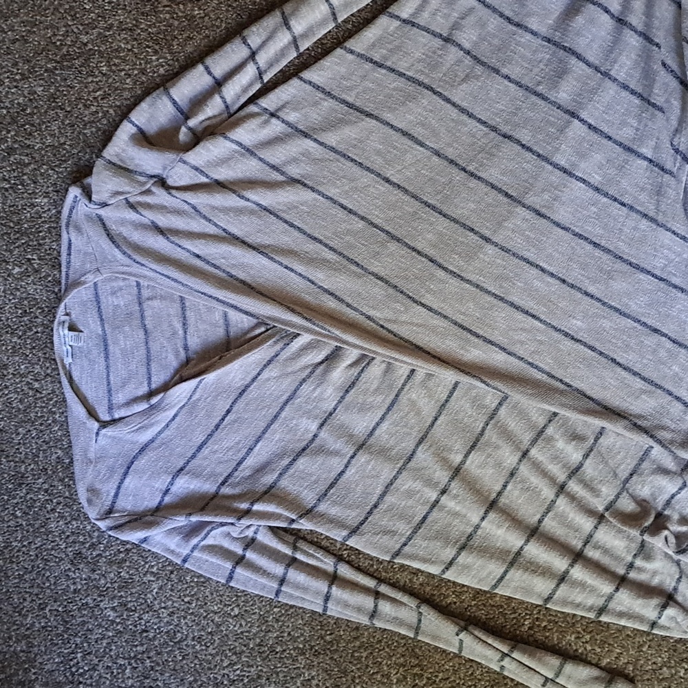 American Eagle women size medium shawl sweater